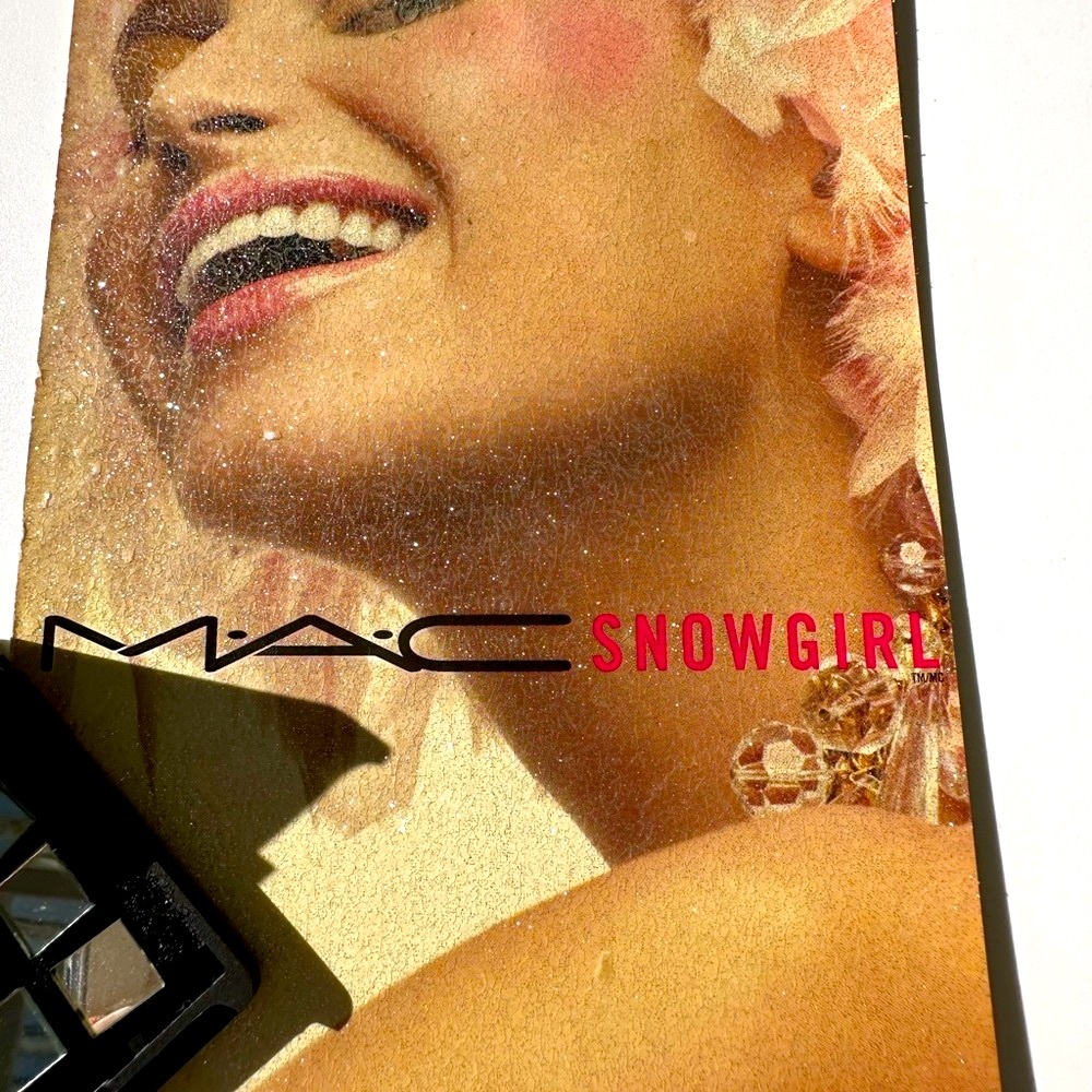 NWOB Vintage MAC Hair Mirrors and Snowgirl Launch Appointment Card - Picture 4 of 8